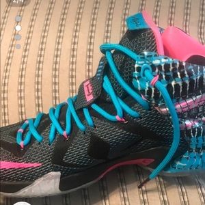 Lebron James men’s sneakers size 10.5